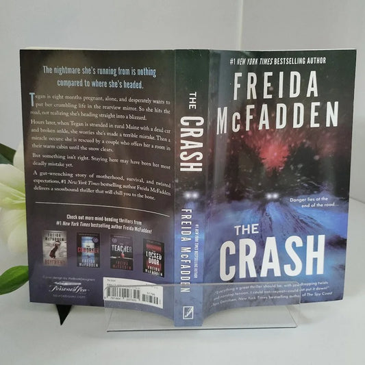 FREIDA MCFADDEN THE CRASH Danger lies at the end of the road...Thrilling Pop English Version Libros Livros