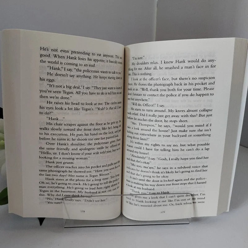 FREIDA MCFADDEN THE CRASH Danger lies at the end of the road...Thrilling Pop English Version Libros Livros